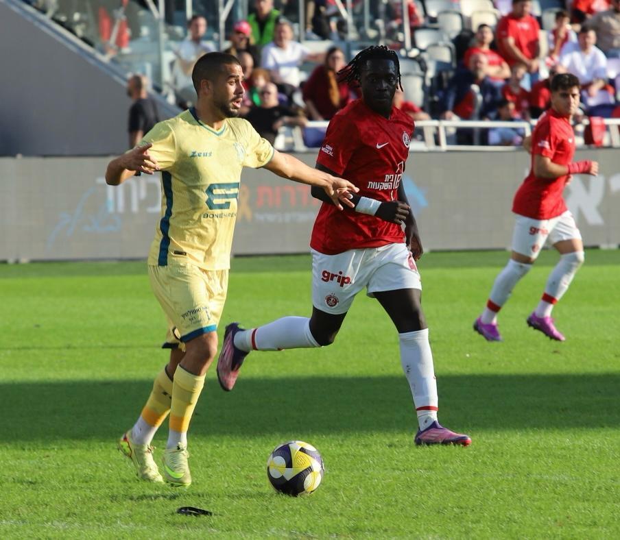 مكابي الرينة يواجه هبوعيل تل أبيب في مباراة مصيرية (راديو الناس) مكابي الرينة يواجه هبوعيل تل أبيب في مباراة مصيرية