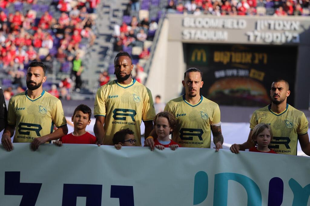 مكابي الرينة يواجه هبوعيل تل أبيب في مباراة مصيرية (راديو الناس) مكابي الرينة يواجه هبوعيل تل أبيب في مباراة مصيرية