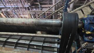 الخضيرة: إنقاذ عامل علق داخل آلة في مصنع