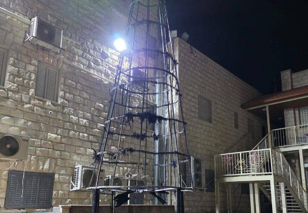 حرق شجرة الميلاد في جنين