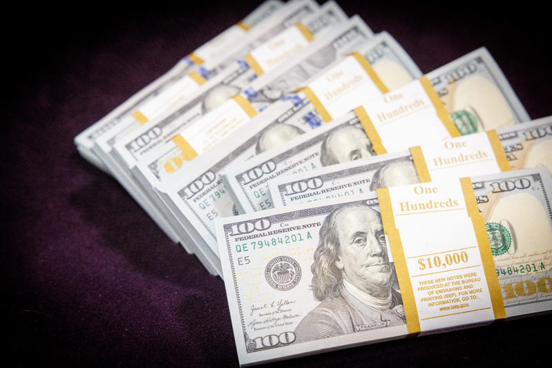 الدولار يترنّح تحت 3.19 شيكل 