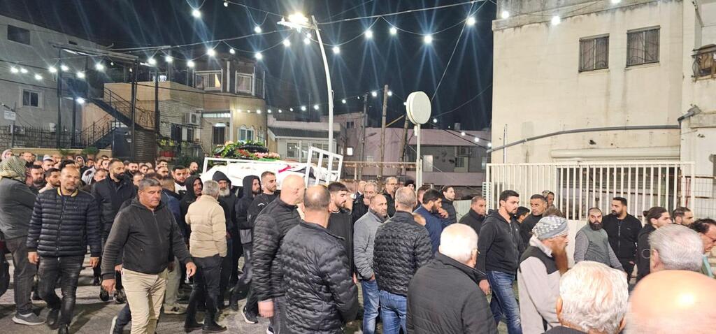 جماهير غفيرة تشيّع جثمان الراحل محمد بكري