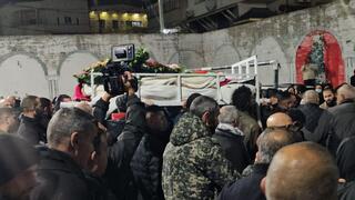 جماهير غفيرة تشيّع جثمان الراحل محمد بكري