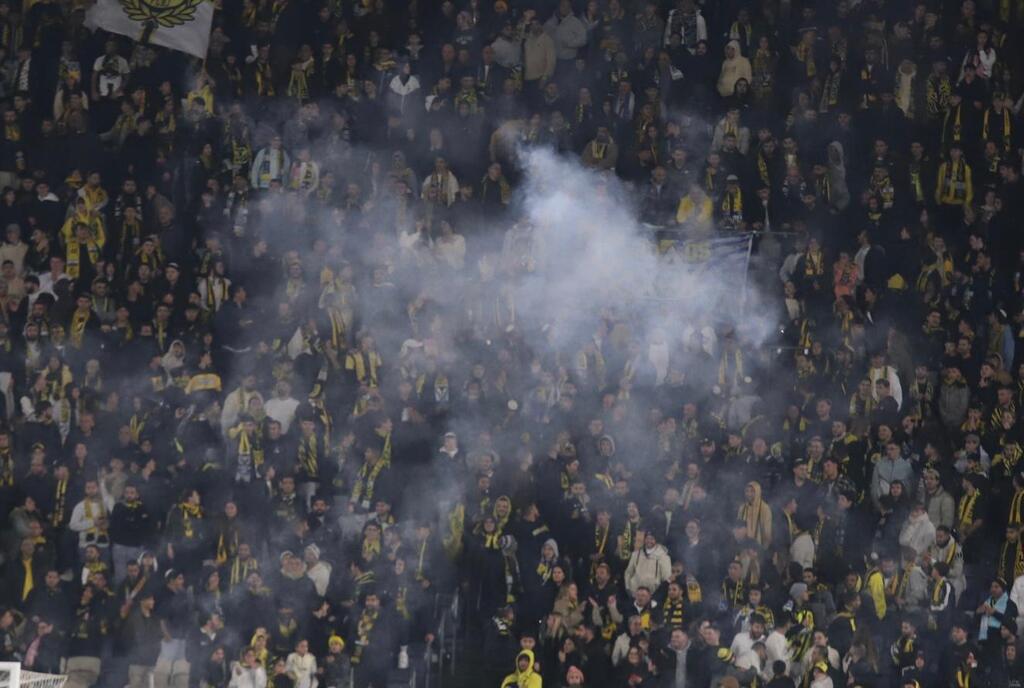 كرة القدم الإسرائيلية: تشديد مرتقب على العقوبات وملفات عنصرية وشغب (راديو الناس) كرة القدم الإسرائيلية: تشديد مرتقب على العقوبات وملفات عنصرية وشغب