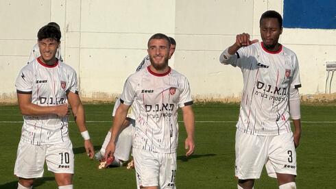 كفر قاسم يقلب الطاولة بثلاثية مدوّية في شباك يرمياهو حولون ويتأهل بجدارة