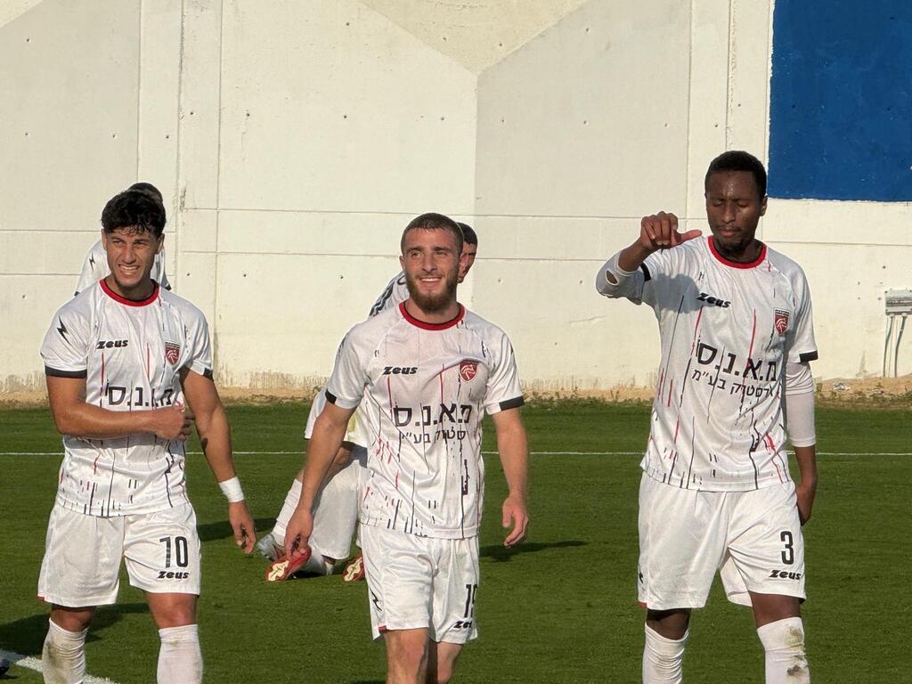 كفر قاسم يقلب الطاولة بثلاثية مدوّية في شباك يرمياهو حولون ويتأهل بجدارة