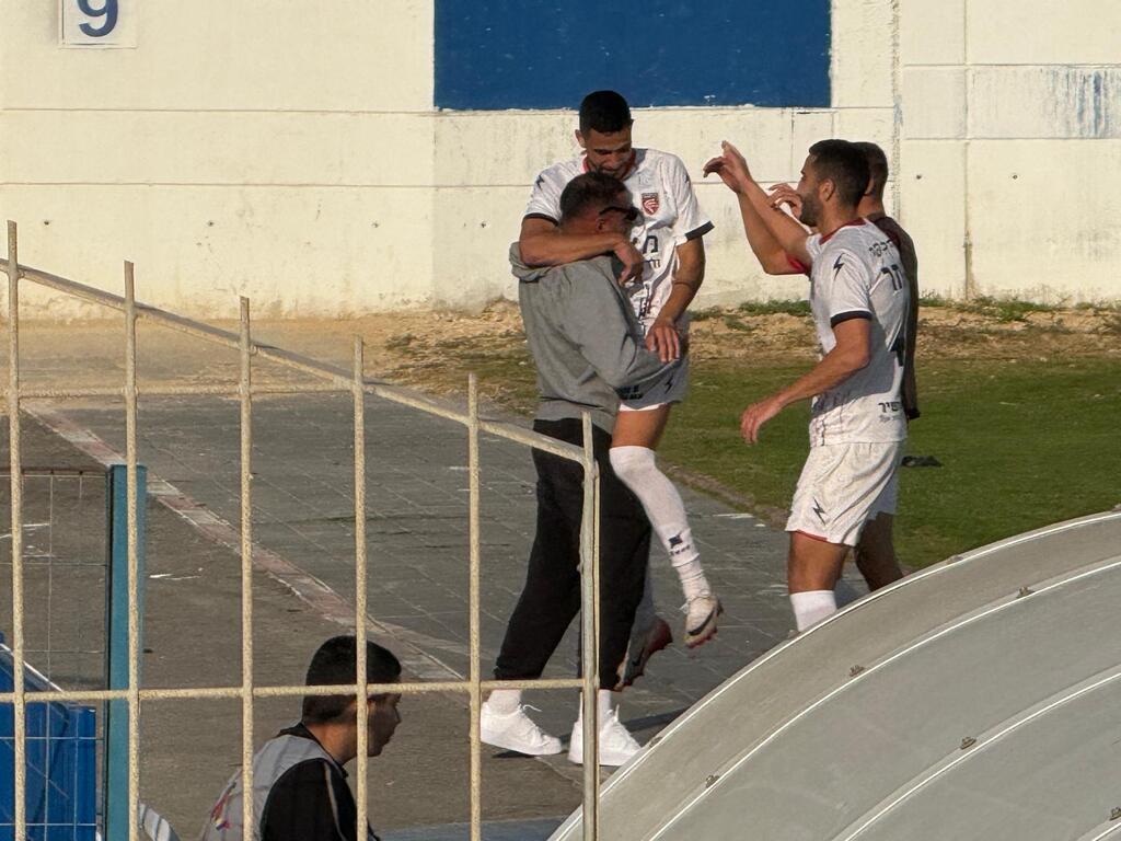 كفر قاسم يقلب الطاولة بثلاثية مدوّية في شباك يرمياهو حولون ويتأهل بجدارة