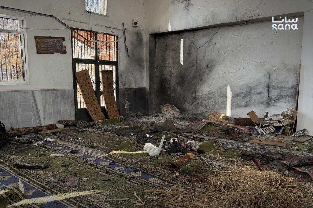 تفجير في مسجد بحمص: مقتل 8 أشخاص وإصابة 18