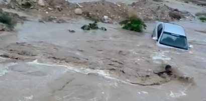 السيول تجرف شابًا في وادي ميتار بالنقب