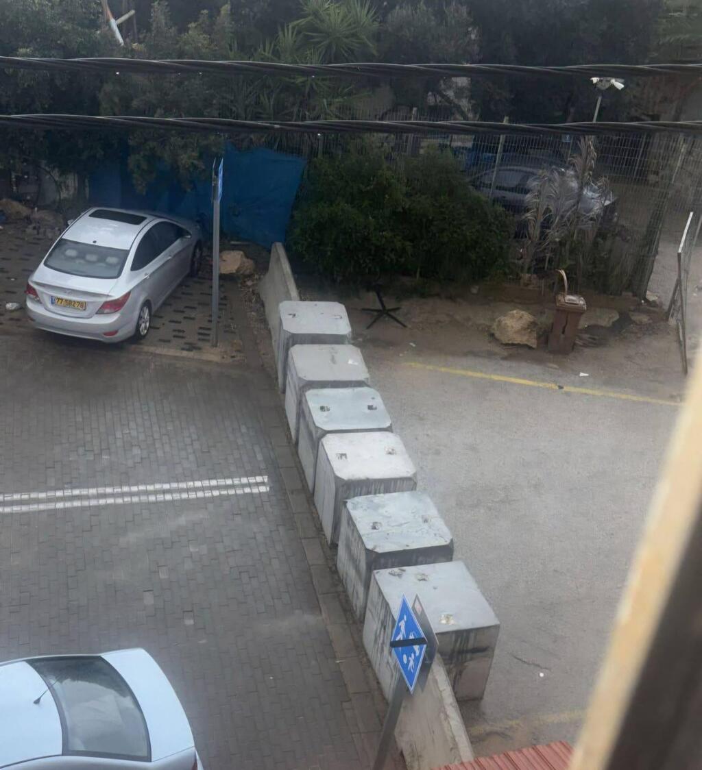 إغلاق شوارع جسر الزرقاء يشعل الغضب