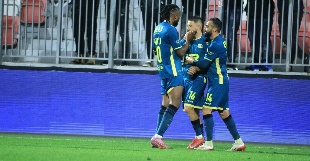 مكابي الرينة يقلب الطاولة على كريات شمونة  