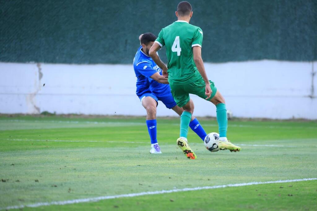 أخاء الناصرة يحلق بالصدارة بفوز مستحق على كرمئيل بثنائية نظيفة