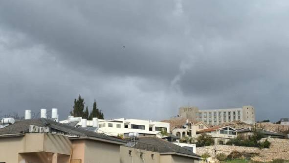 صافرات الإنذار بالشمال: إطلاق صاروخ اعتراضي والجيش يفحص إذا كان الهدف المشبوه مسيّرة