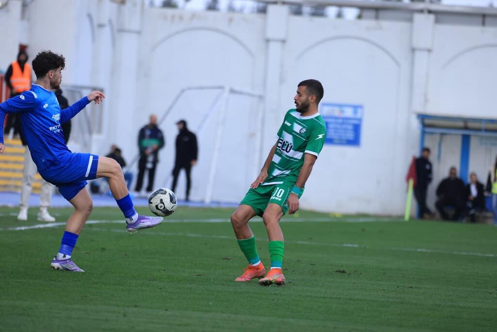 أخاء الناصرة يحلق بالصدارة بفوز مستحق على كرمئيل بثنائية نظيفة