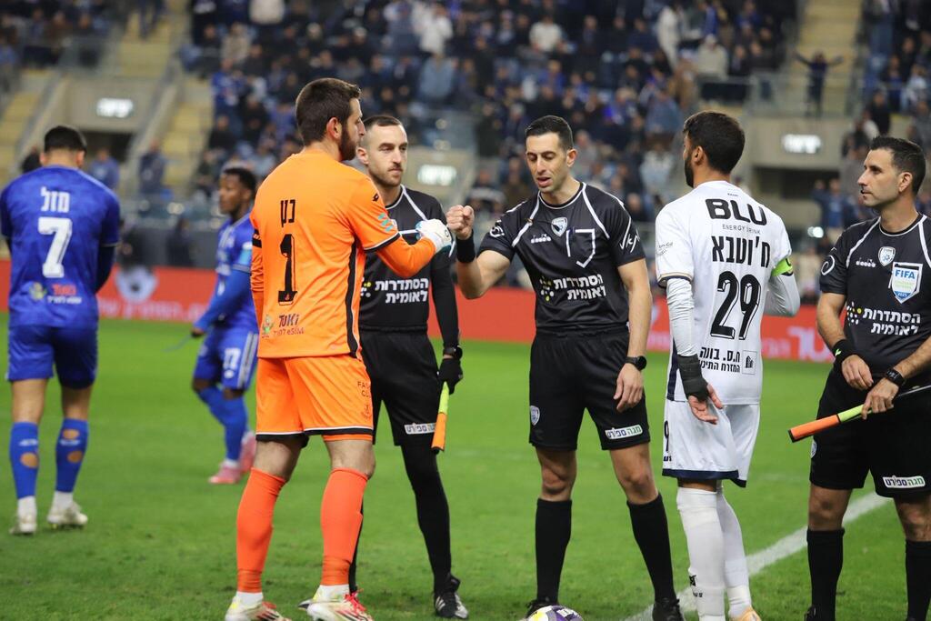 صور من مباراة هبوعيل بيتح تكفا ومكابي الرينة