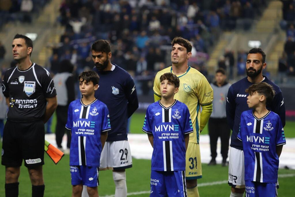 صور من مباراة هبوعيل بيتح تكفا ومكابي الرينة