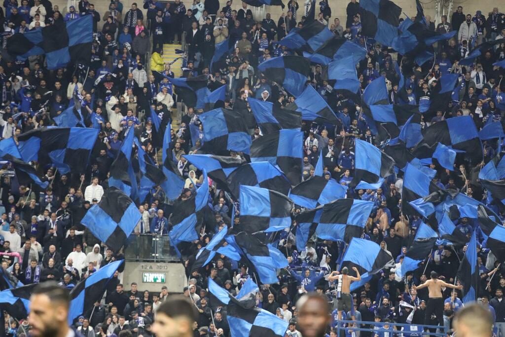 صور من مباراة هبوعيل بيتح تكفا ومكابي الرينة