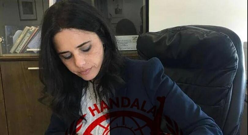 قراصنة إيرانيون يزعمون اختراق هاتف أييلت شاكيد 