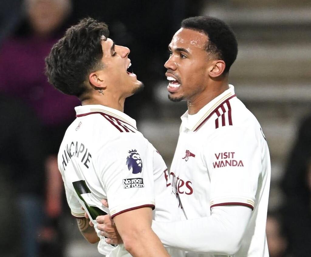 رايس يقود أرسنال لفوز مثير يعزّز الصدارة في البريميرليغ