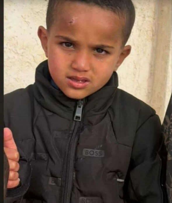 الطفل امير نبيل الطلقات