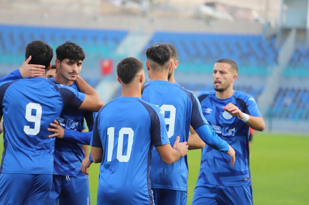 نافيه شأنان يقلب موازين الدرجة الأولى شمالًا بثنائية في أم الفحم (راديو الناس) نافيه شأنان يقلب موازين الدرجة الأولى شمالًا بثنائية في أم الفحم