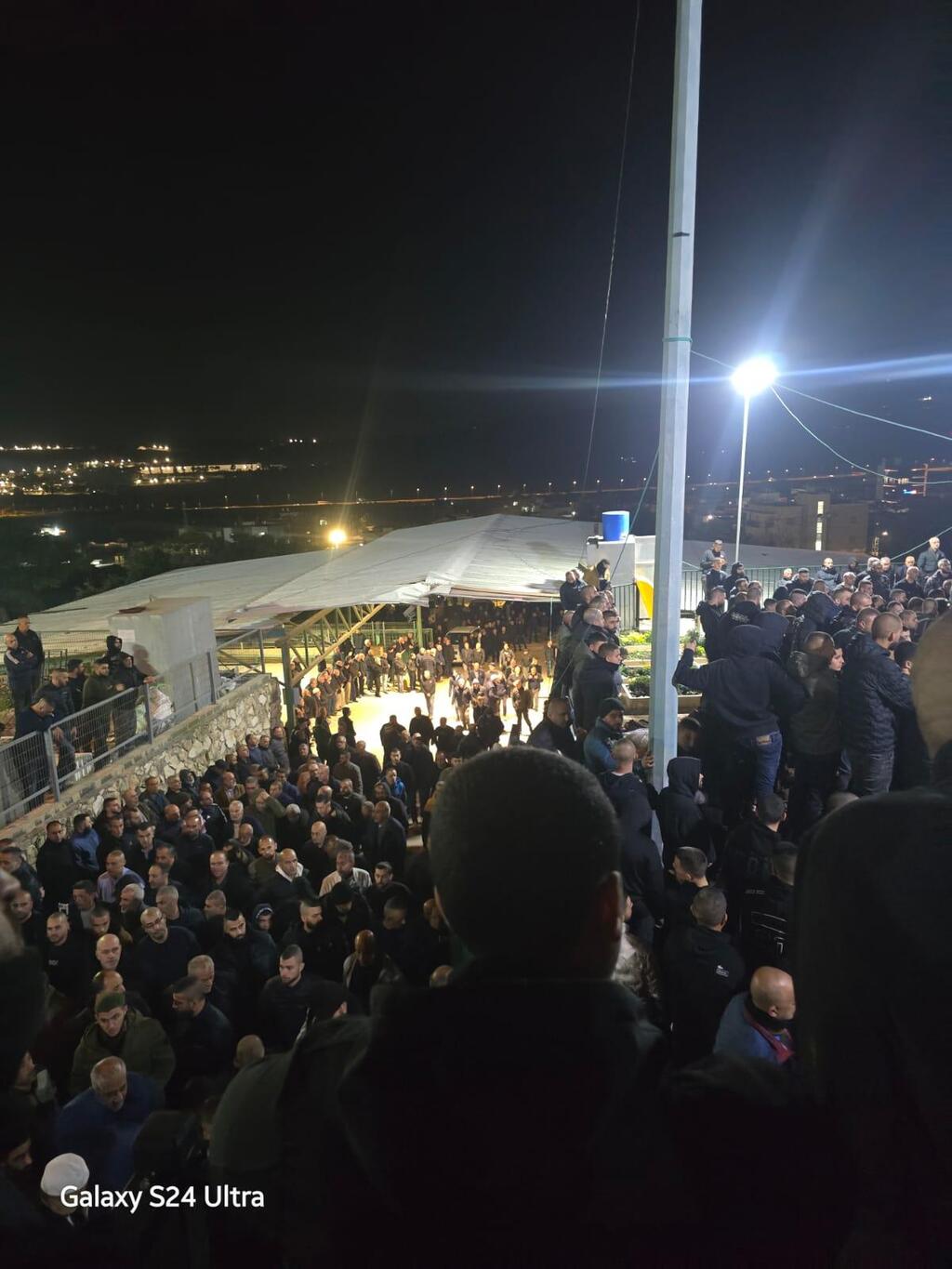 طرعان: تشييع أدهم نصّار ونجله نظيم في مشهد حزن وغضب