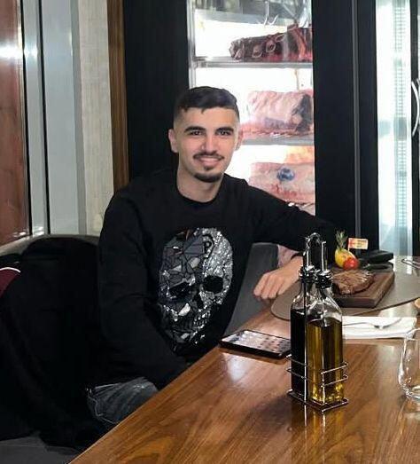 الطالب محمود أبو عرار