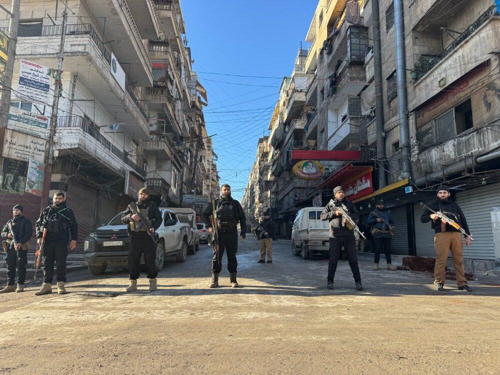 بعد معارك عنيفة: سوريا تستعيد السيطرة الكاملة على مدينة حلب وتُعيد الانتشار الأمني