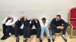 الشرطة تداهم قاعة أفراح في العيزرية وتصادر أسلحة نارية وتعتقل ستة مشتبهين