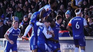 ماكلسفيلد المغمور يُقصي حامل اللقب كريستال بالاس