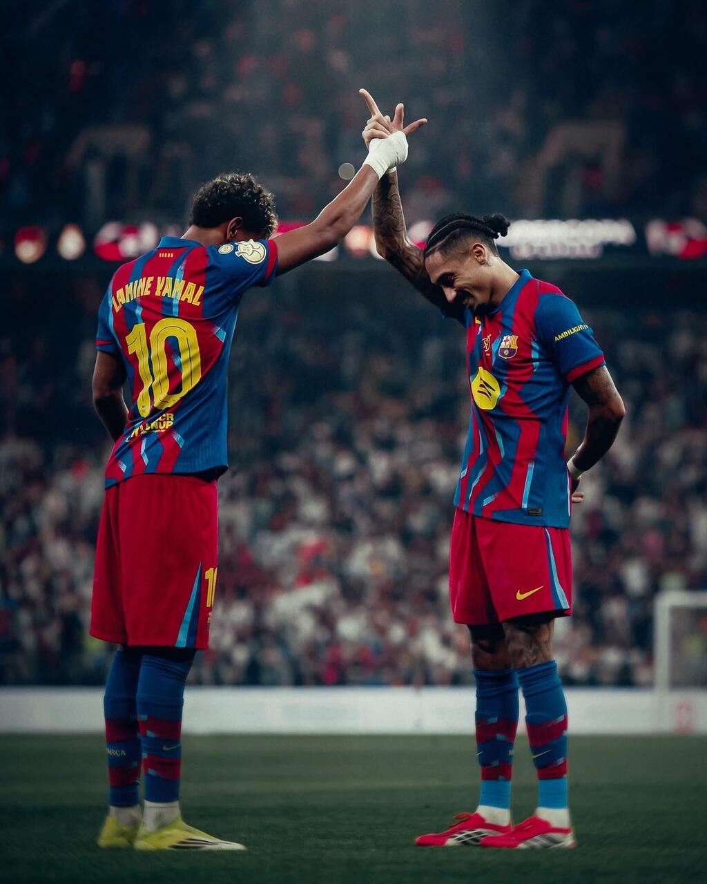 فريق برشلونة (تصوير الصفحة الرسمية لنادي برشلونة) فريق برشلونة