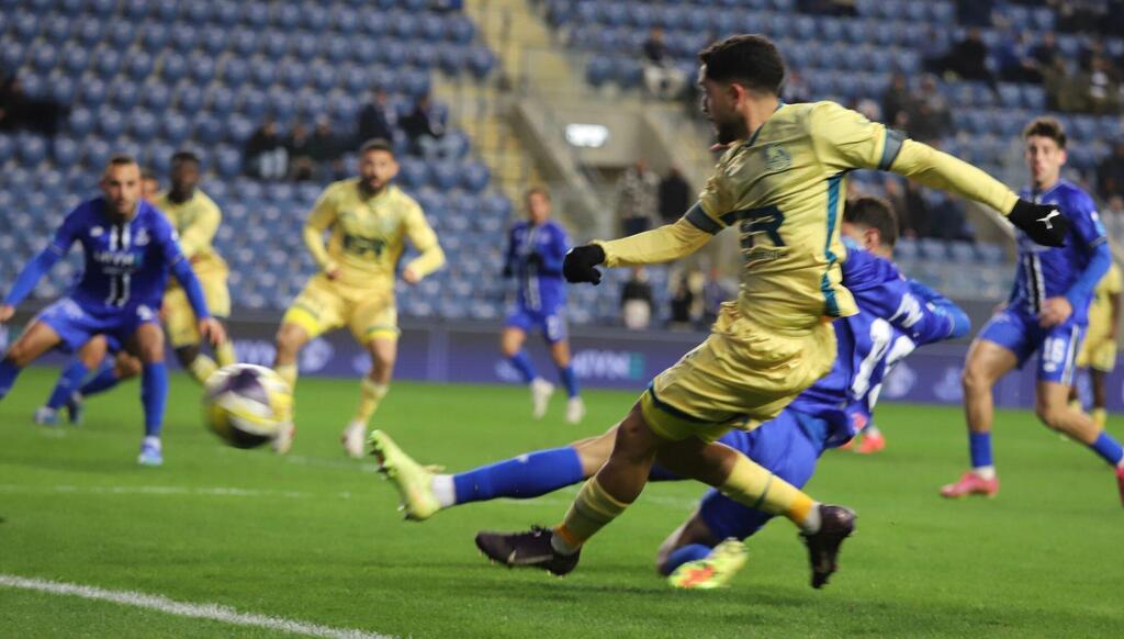 مكابي الرينة يشعل كأس الدولة بفوزه على بيتح تكفا 