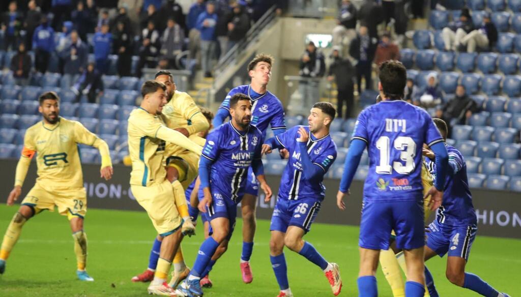 مكابي الرينة يتأهل لربع نهائي كأس الدولة