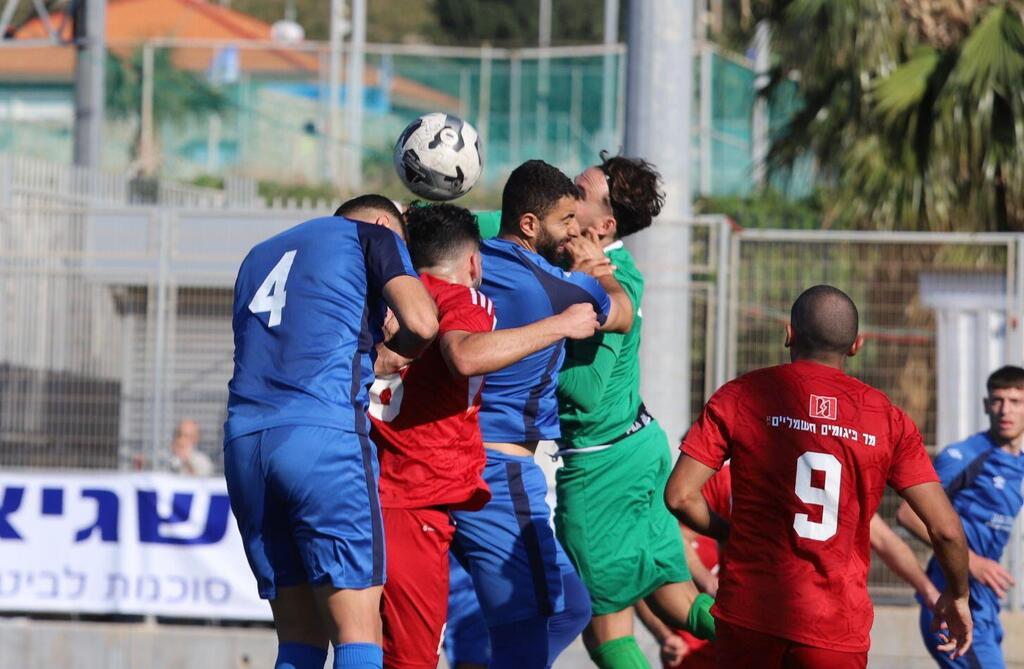 الطيرة يزلزل مكابي نافيه شأنان بفوز خارجي عريض 3-0 ويشعل صراع القمة (راديو الناس) الطيرة يزلزل مكابي نافيه شأنان بفوز خارجي عريض 3-0 ويشعل صراع القمة