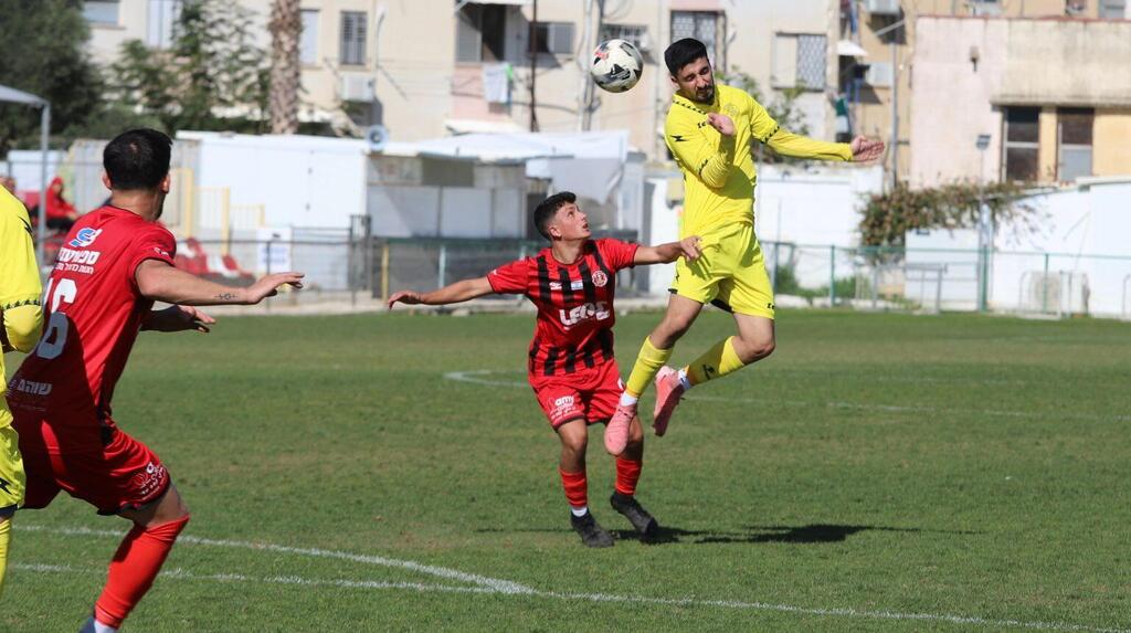 شباب أم الفحم يفرض التعادل 1-1 (راديو الناس) شباب أم الفحم يفرض التعادل 1-1