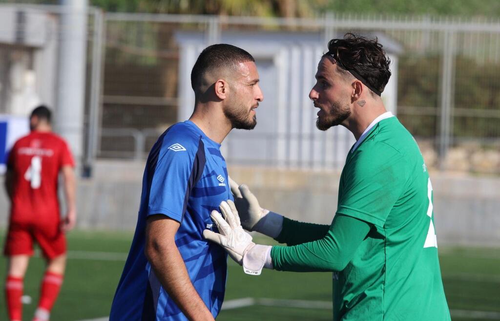 الطيرة يزلزل مكابي نافيه شأنان بفوز خارجي عريض 3-0 ويشعل صراع القمة (راديو الناس) الطيرة يزلزل مكابي نافيه شأنان بفوز خارجي عريض 3-0 ويشعل صراع القمة