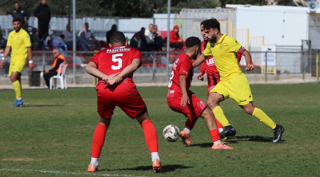 شباب أم الفحم يفرض التعادل 1-1 (راديو الناس) شباب أم الفحم يفرض التعادل 1-1