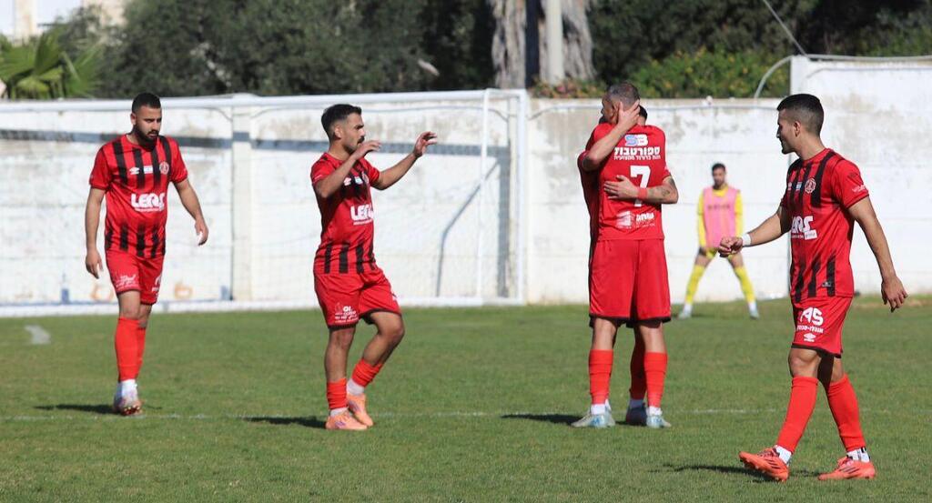 شباب أم الفحم يفرض التعادل 1-1 (راديو الناس) شباب أم الفحم يفرض التعادل 1-1