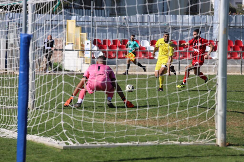 شباب أم الفحم يفرض التعادل 1-1 (راديو الناس) شباب أم الفحم يفرض التعادل 1-1