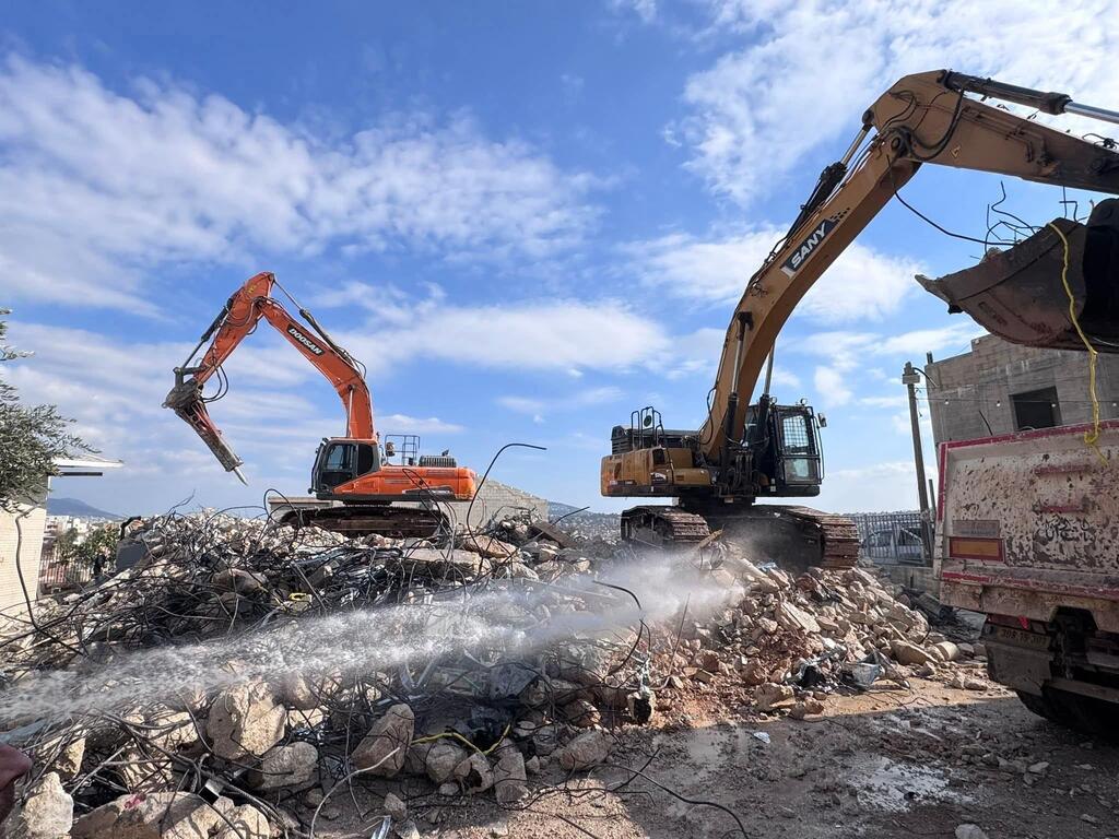 هدم في البعنة