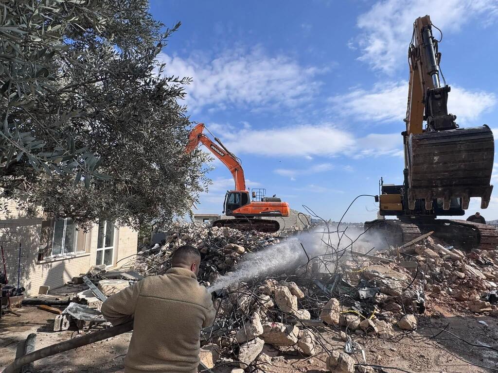 هدم في البعنة