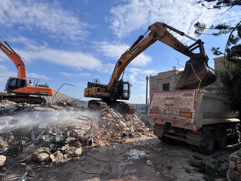 هدم في البعنة