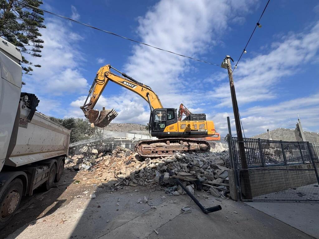 هدم في البعنة