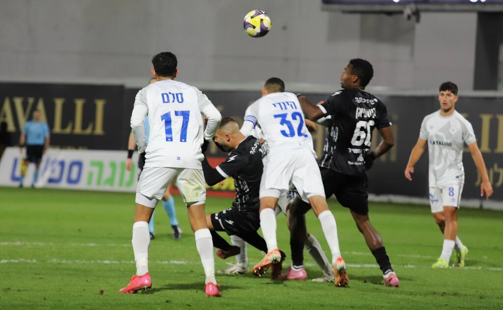 مباراة النادي الرياضي كفرقاسم أمام مكابي بيتح تكفا