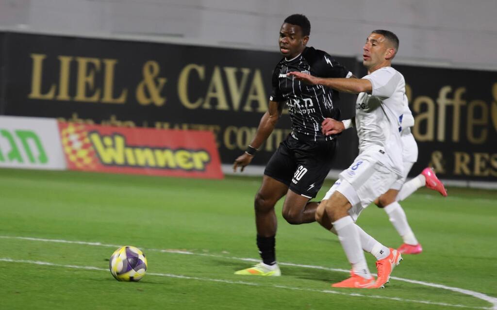 مباراة النادي الرياضي كفرقاسم أمام مكابي بيتح تكفا