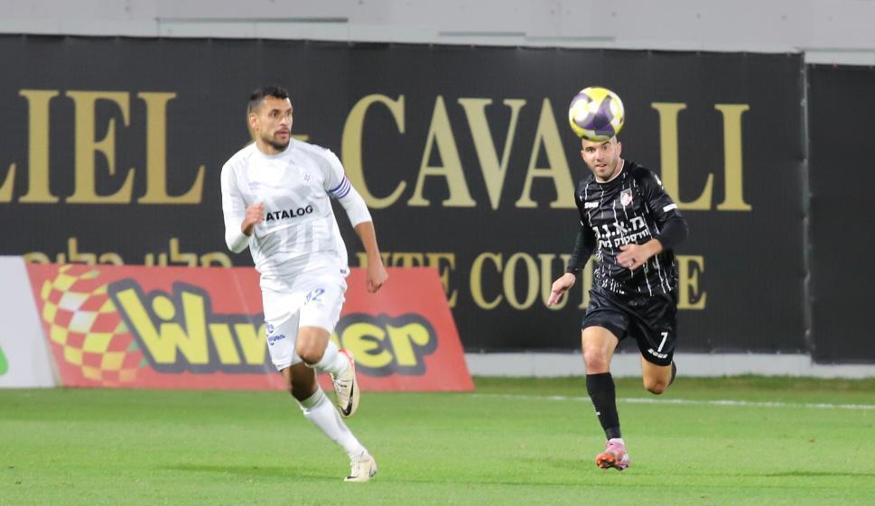 مباراة النادي الرياضي كفرقاسم أمام مكابي بيتح تكفا