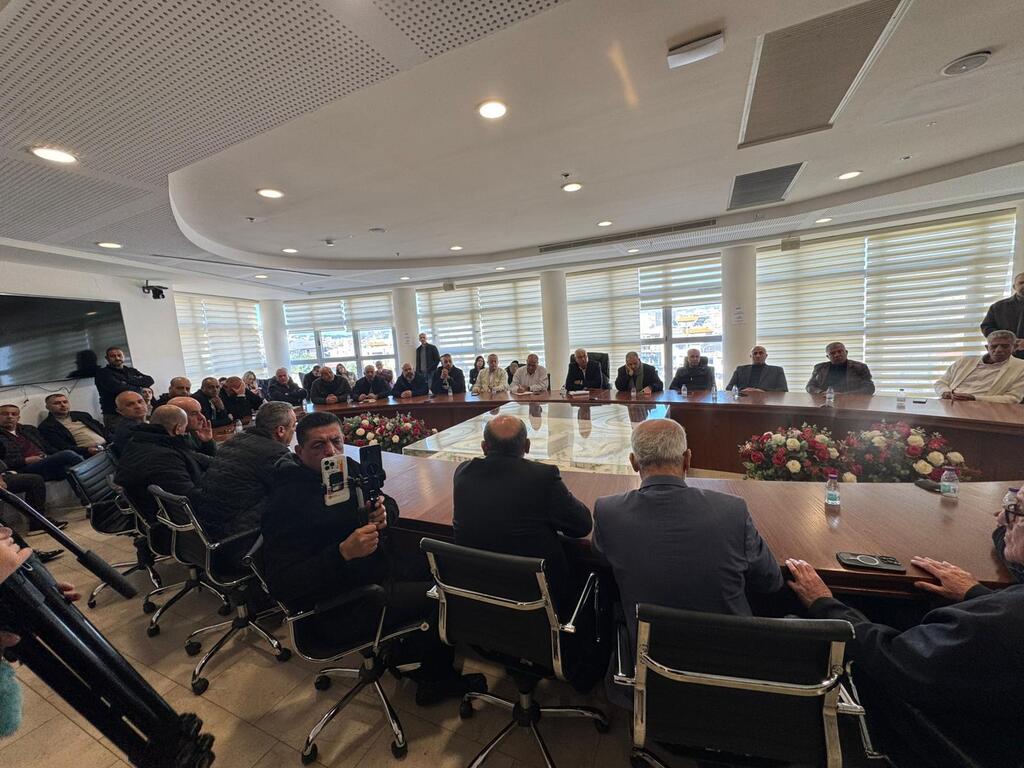 اجتماع في بلدية سخنين