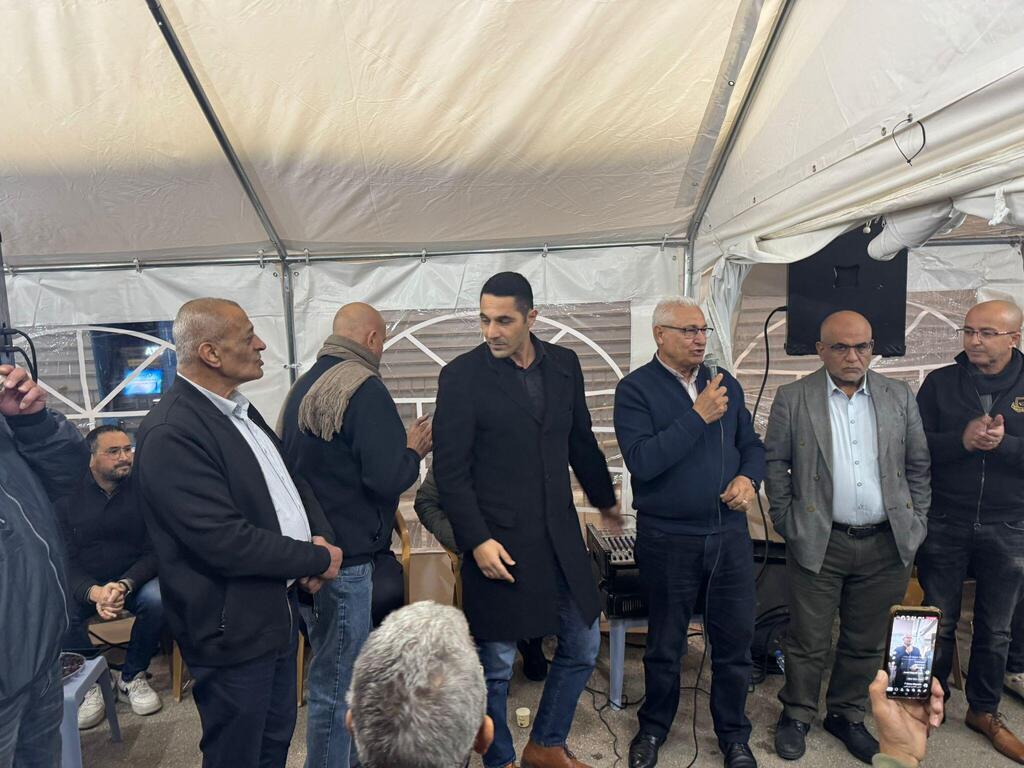 وفد من اللجنة الشعبية في مدينة الناصرة يزور خيمة الاعتصام في مدينة سخنين