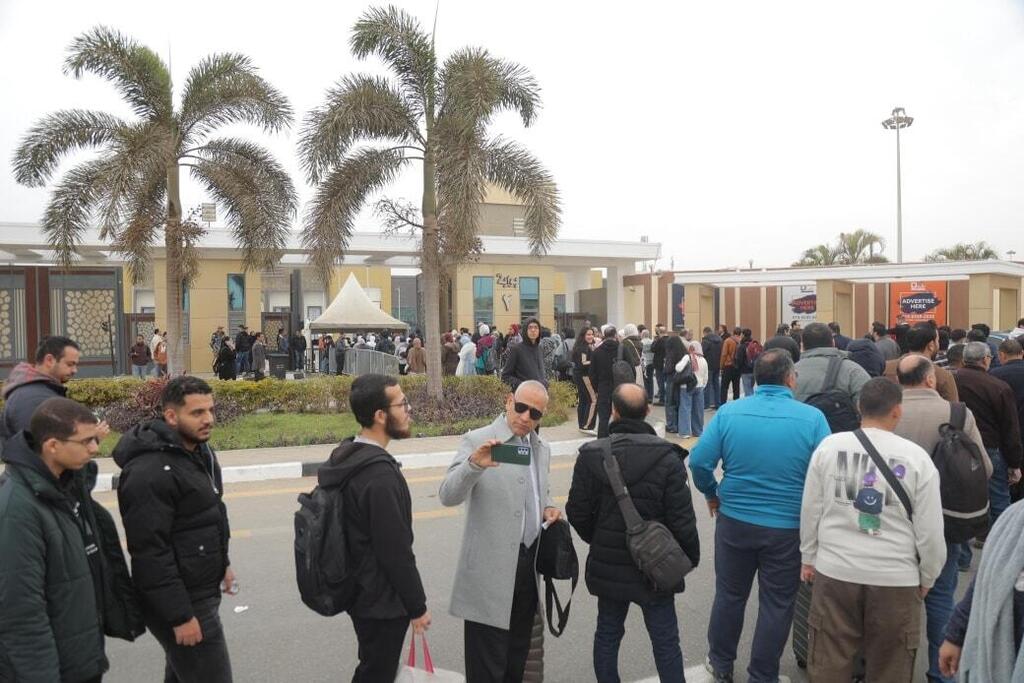 انطلاق الدورة الـ57 لمعرض القاهرة الدولي للكتاب بإقبال جماهيري واسع (الصفحة الرسمية للمعرض) انطلاق الدورة الـ57 لمعرض القاهرة الدولي للكتاب بإقبال جماهيري واسع