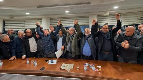 تواقيع رؤساء الأحزاب الأربعة - مع تشكيل قائمة مشتركة